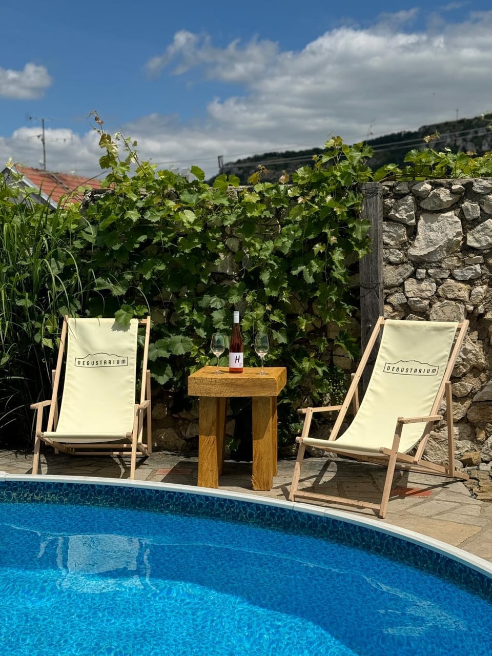 Swimming pool, sunbed
