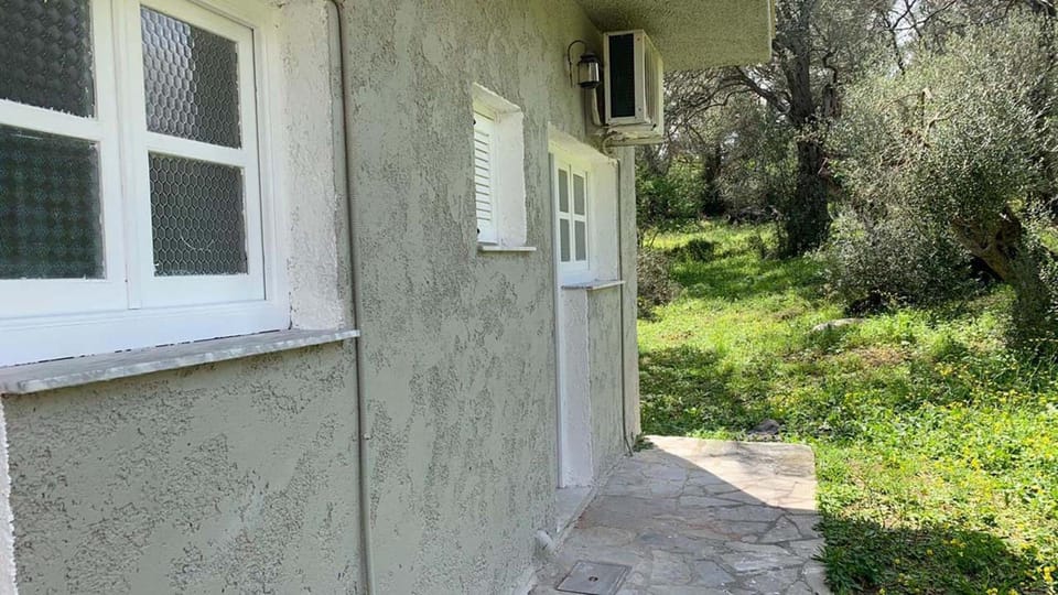 Facade/entrance, Garden
