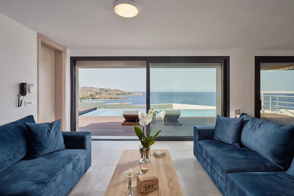 Living room, Sea view