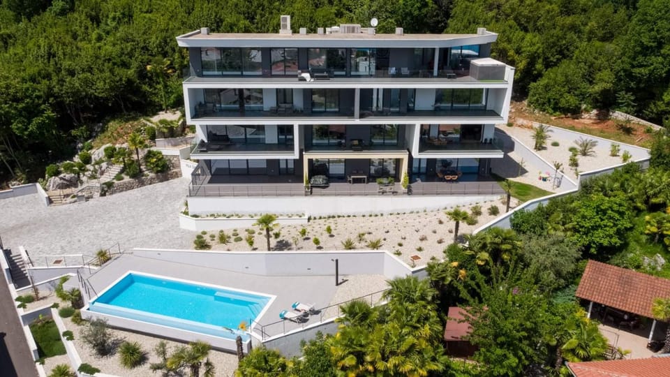 Property building, Bird's eye view