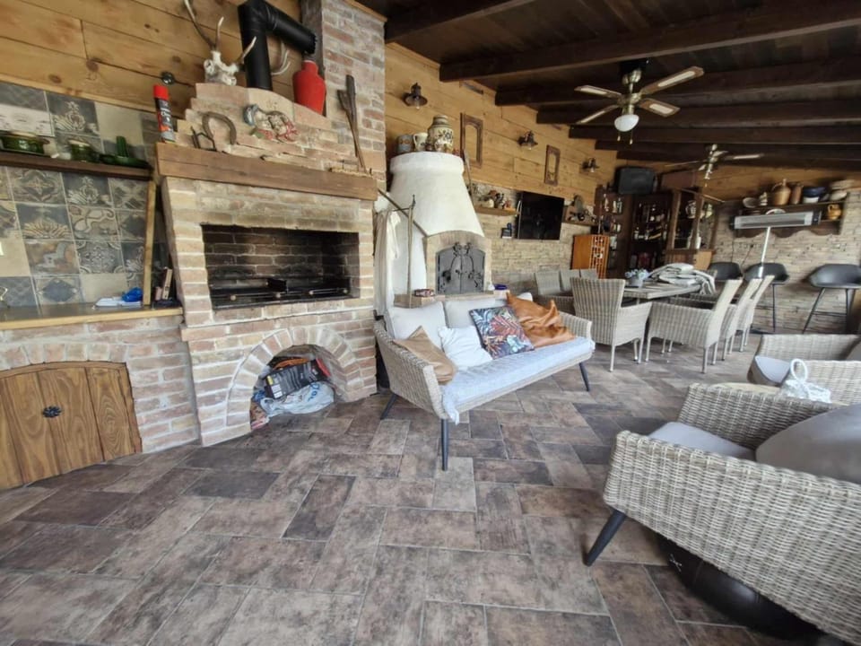 BBQ facilities, Communal kitchen