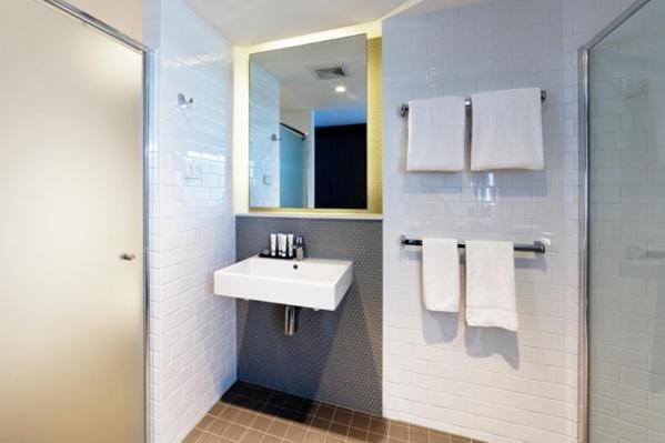 Bathroom, towels