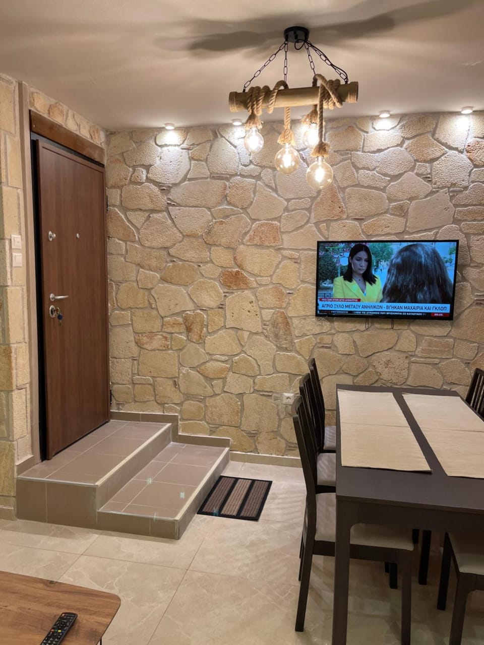 Facade/entrance, Dining area