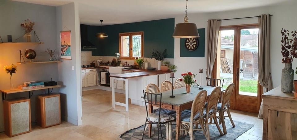 Nightclub / DJ, Dining area, kitchen