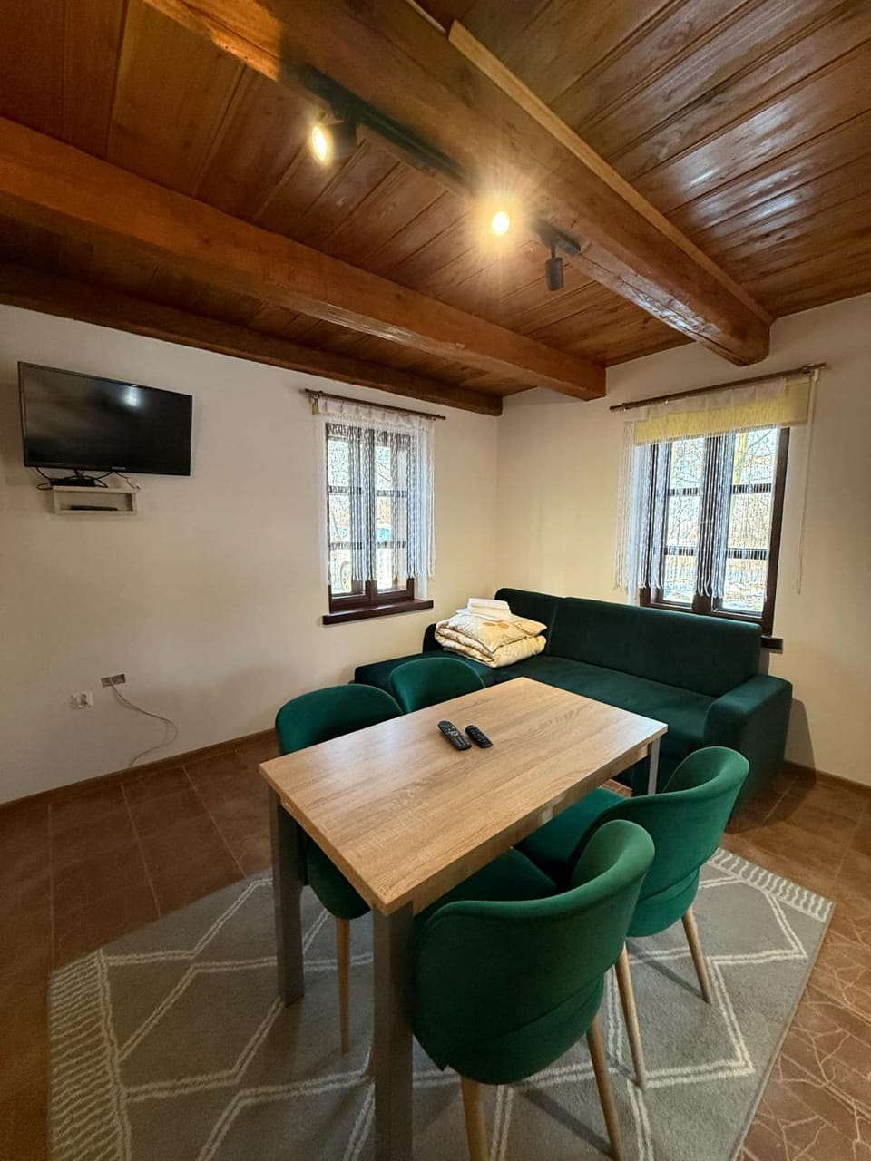 TV and multimedia, Living room, Seating area