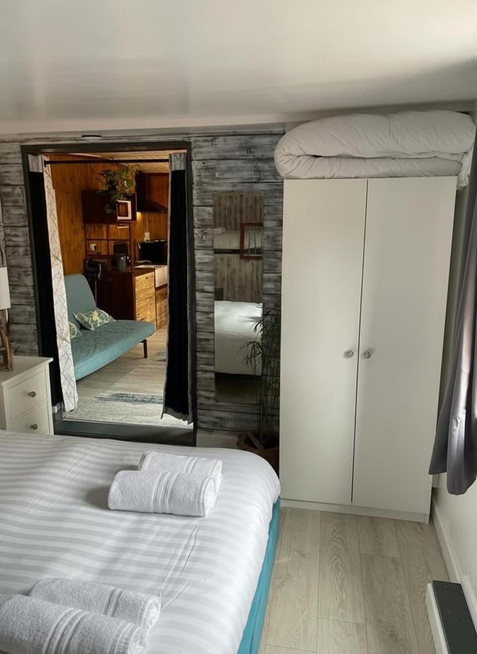Charming Chalet - Sleep 3 & Free Parking Chalet in England