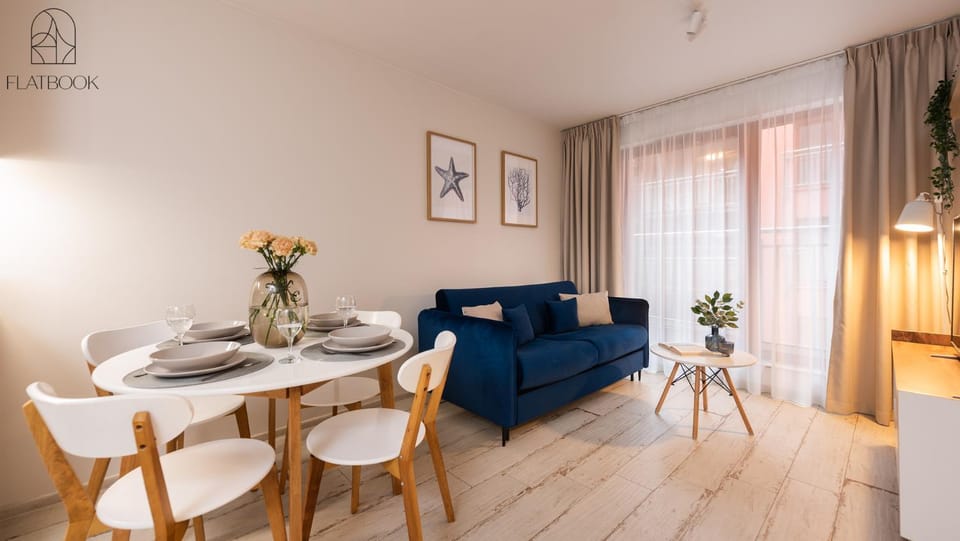 Living room, Photo of the whole room, Seating area, Dining area