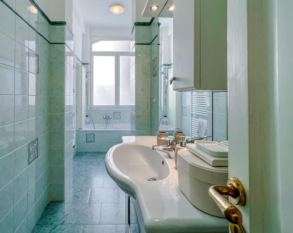 Grande appartamento in zona tranquilla Apartment in Varazze