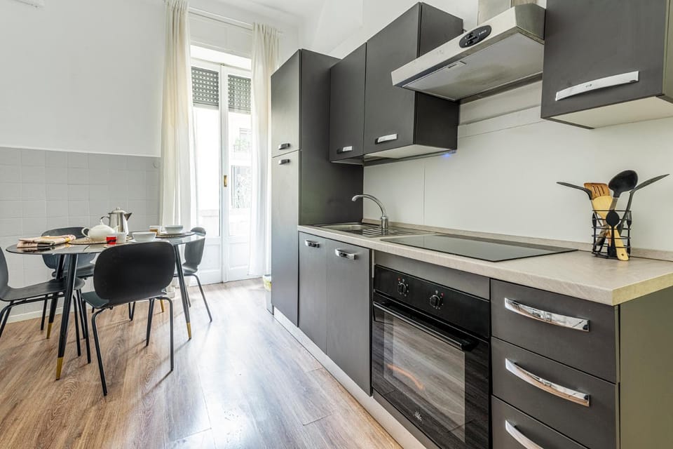Luxury 4 bedrooms apartments Close to Duomo Apartment in Milan