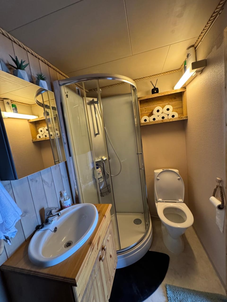 Rauvassgården, romslig, 5 sov, kjøkken, WiFi Villa in Nordland, Norway
