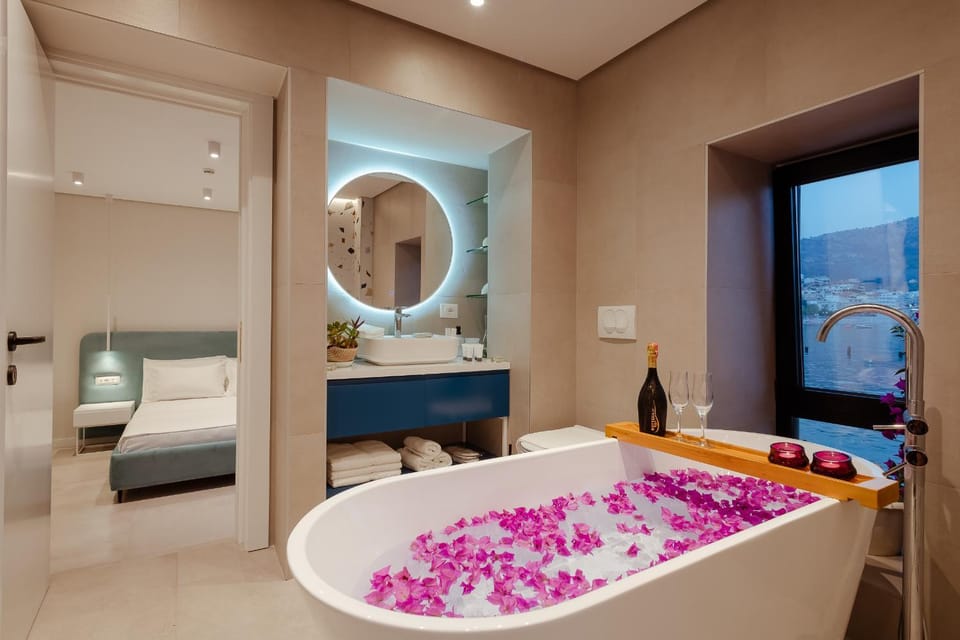 Bathroom, Sea view, Sunrise, Bath