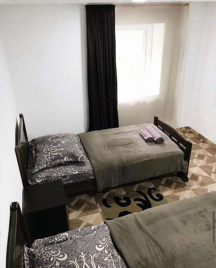 Bed, Photo of the whole room, Bedroom, towels