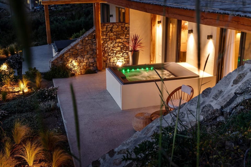 Property building, Patio, Night, Natural landscape, Garden, Hot Tub, Hot Tub, Balcony/Terrace, Inner courtyard view