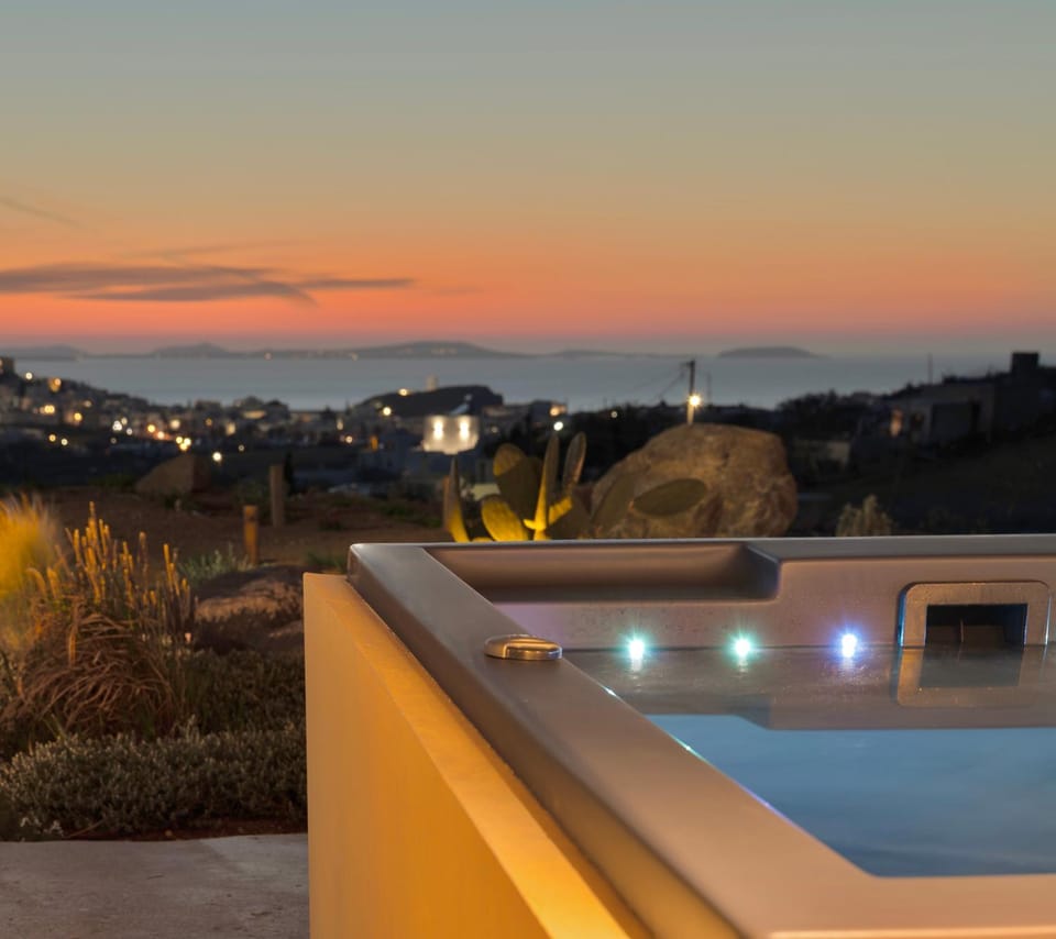 Night, Natural landscape, Hot Tub, Hot Tub, View (from property/room), City view, Garden view, Landmark view, Mountain view, Sea view, Sunrise, Sunset, Quiet street view, Inner courtyard view