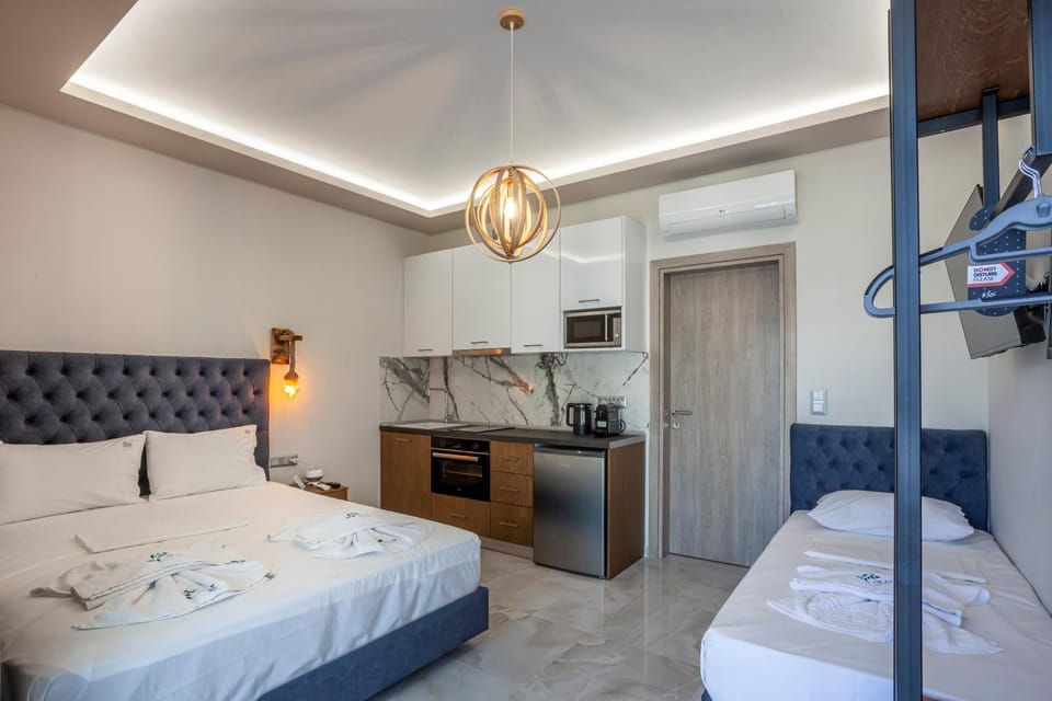 Bed, Photo of the whole room, Bedroom, stove