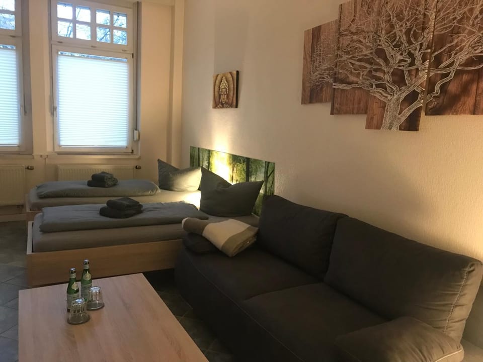 Pension Lotti Friedrichshain Bed and Breakfast in Berlin