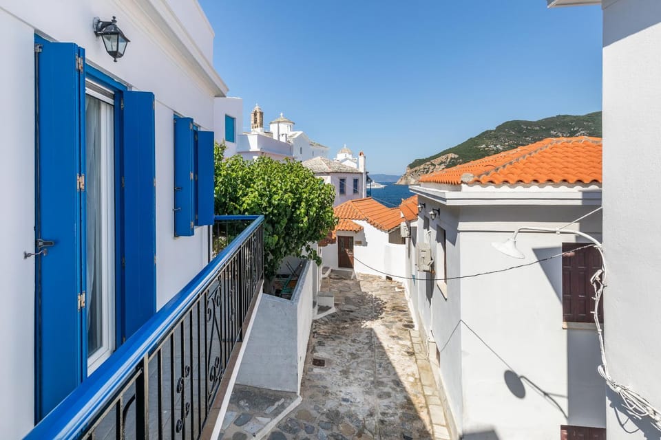 Neighbourhood, Balcony/Terrace, City view, Street view