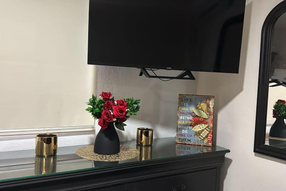 TV and multimedia, Decorative detail