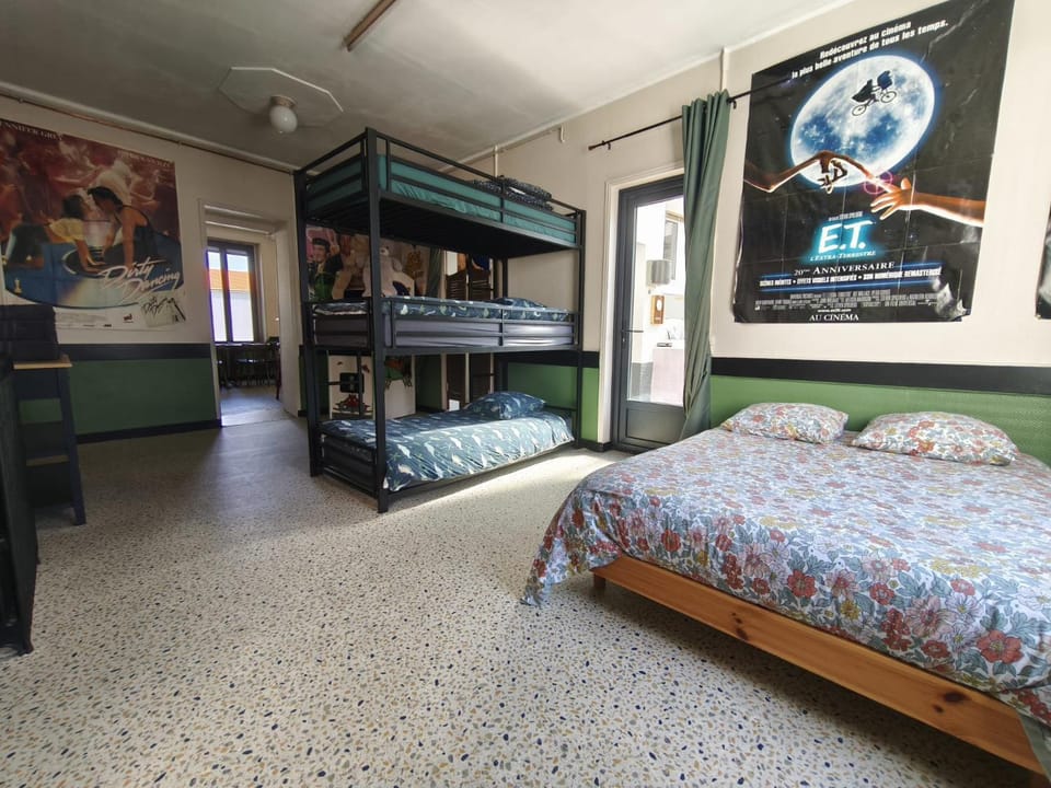 Bed, Photo of the whole room, Bedroom, bunk bed
