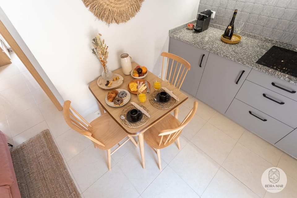 Communal lounge/ TV room, Kitchen or kitchenette, Lounge or bar, Decorative detail, Seating area, Dining area, minibar, stove, toaster