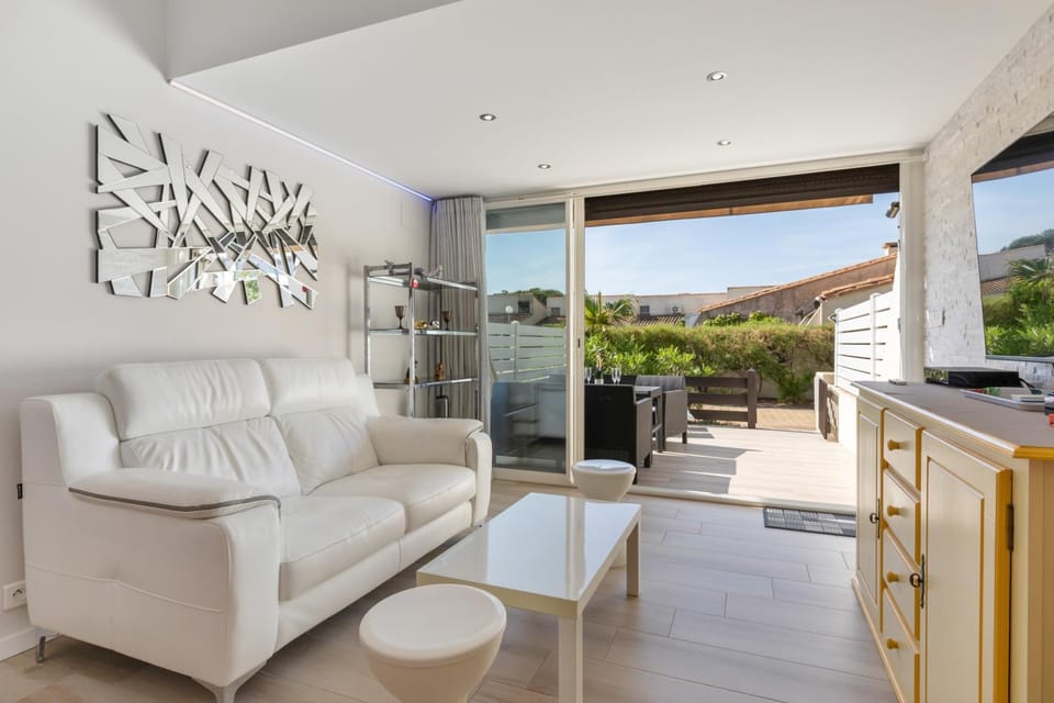 Villa Néréides Héliovillage, village naturiste, 45m2,chambre en rez de chaussée avec dressing Apartment in Agde