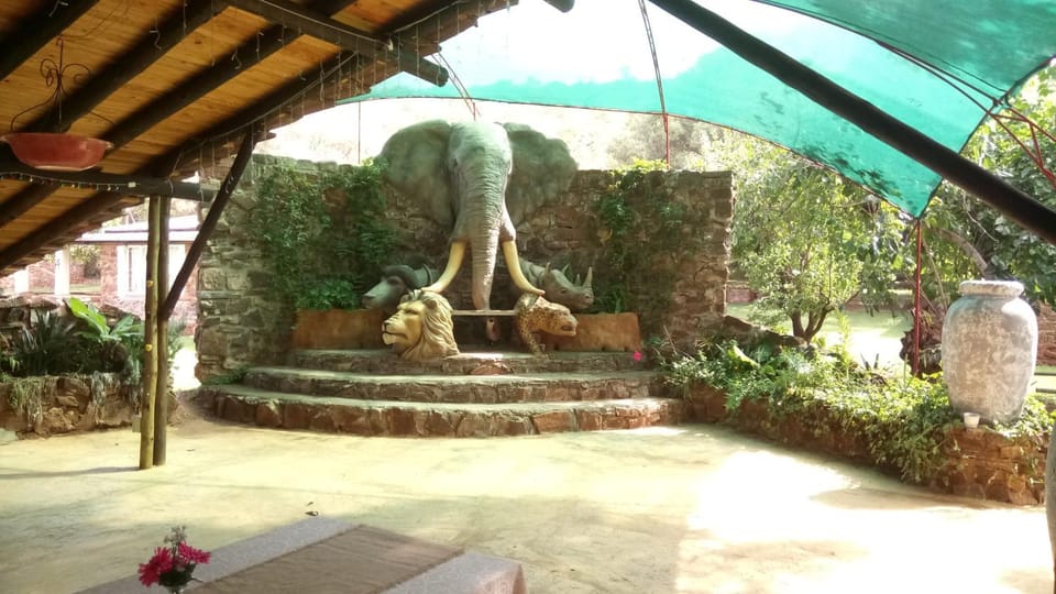 Nearby landmark, Banquet/Function facilities