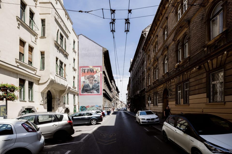Neighbourhood, Street view