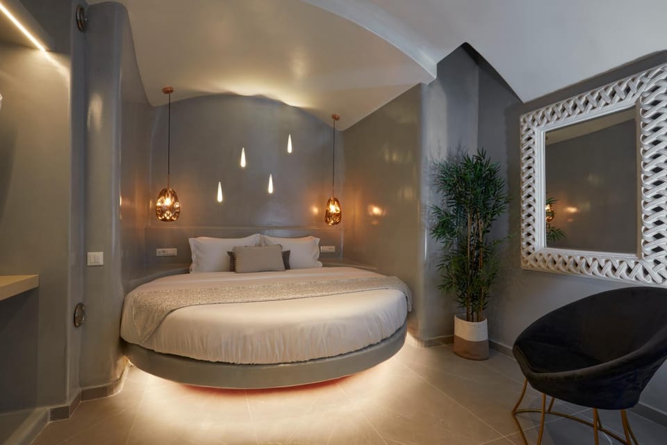Toilet, Bed, Coffee/tea facilities, Bedroom