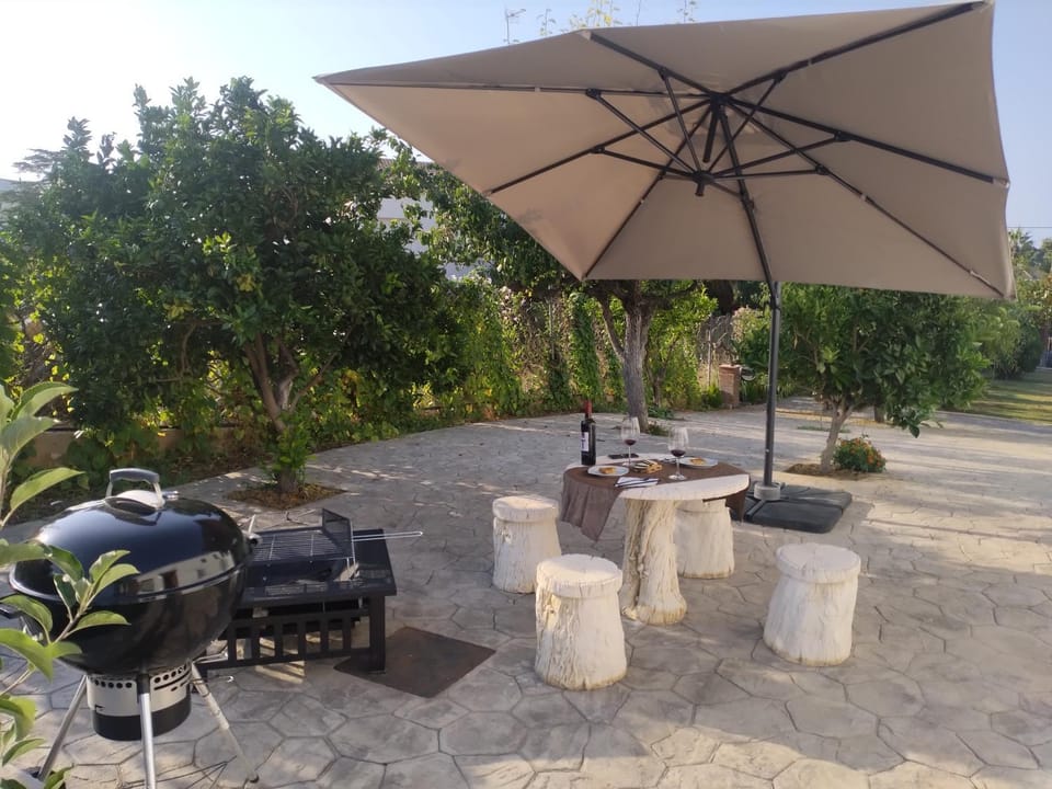 Patio, Off site