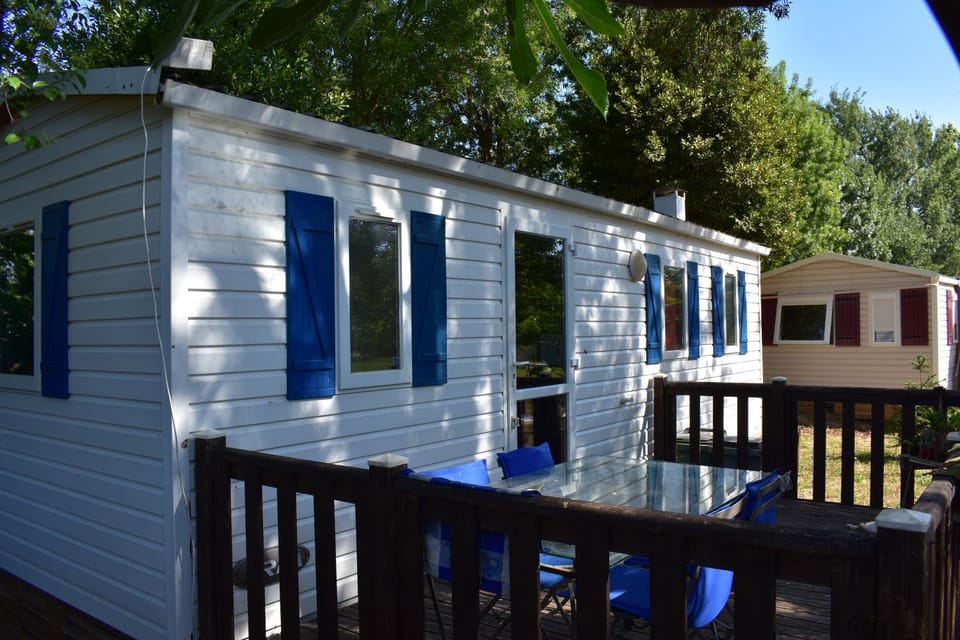 mobil-home sur terrain bucolique Luxury tent in Hyères