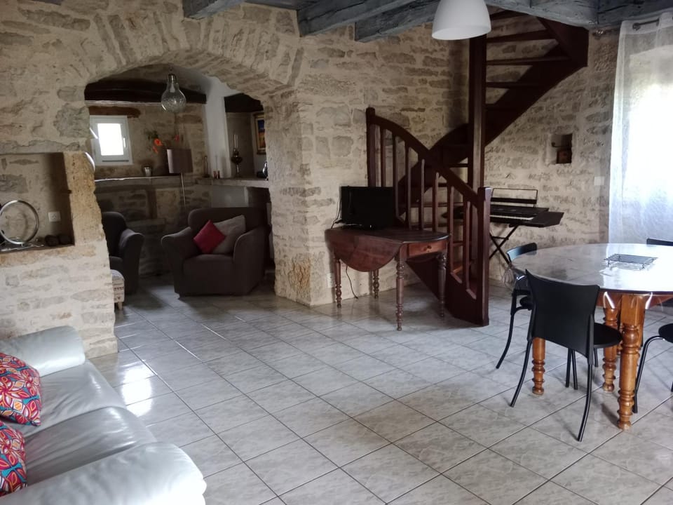 Gîte indépendant "Au merle chanteur" House in Occitanie