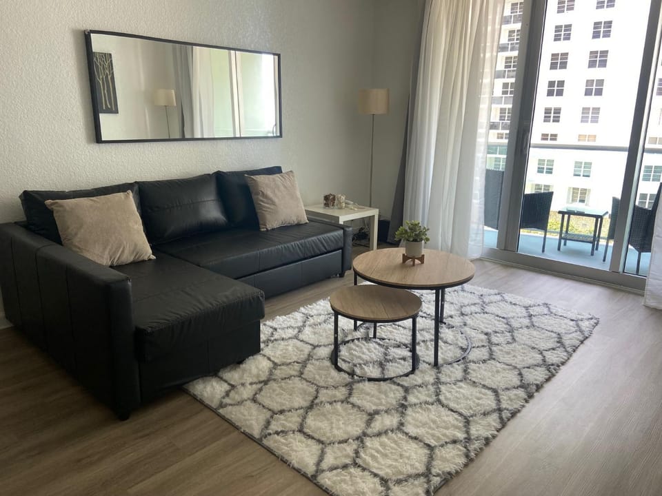 The Tides! On the beach, Sea view! Apartment in Hollywood Beach