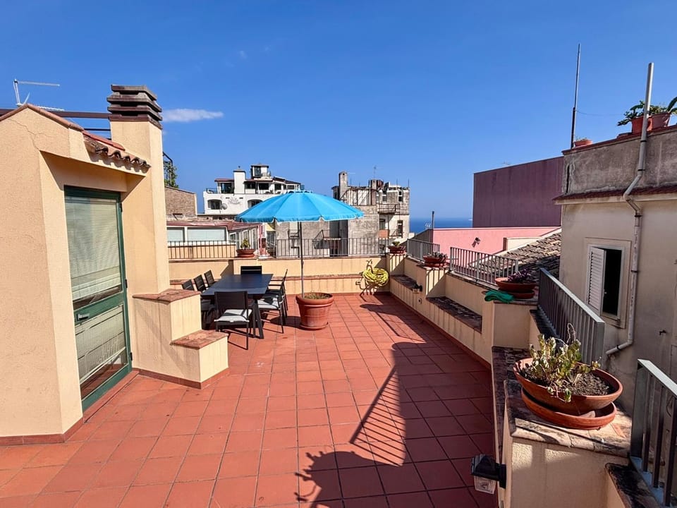 View (from property/room), Balcony/Terrace