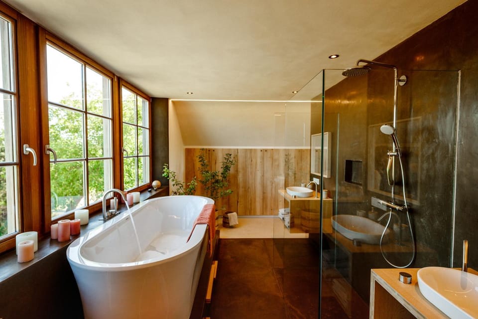Shower, Toilet, Bathroom, Bath, towels