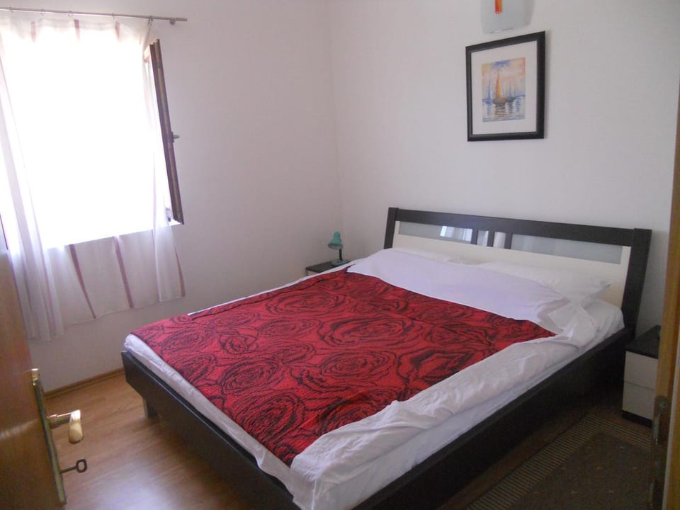 Day, Photo of the whole room