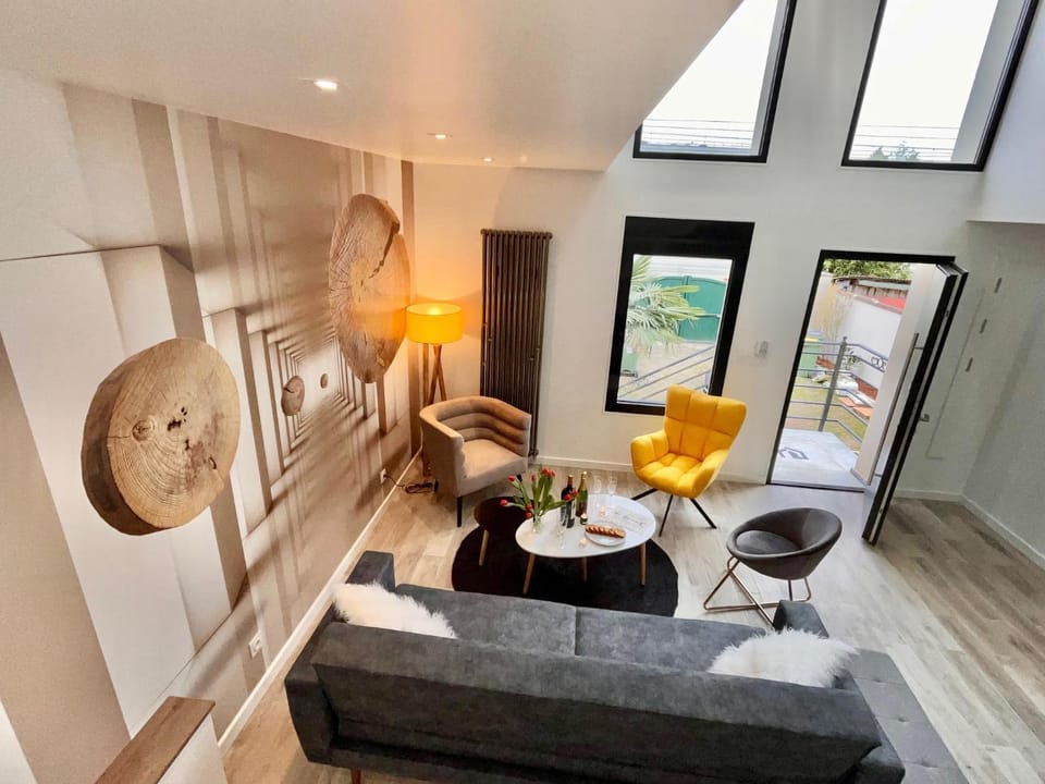 Living room, Seating area