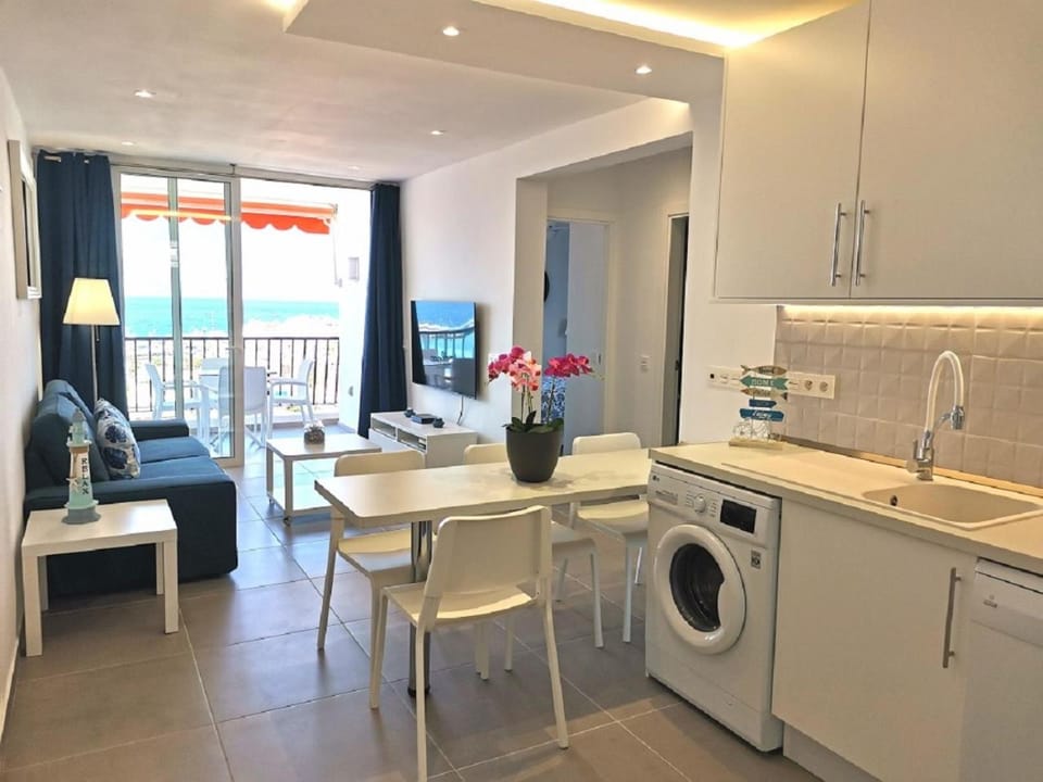 Living room, Seating area, Dining area, dishwasher, washing machine