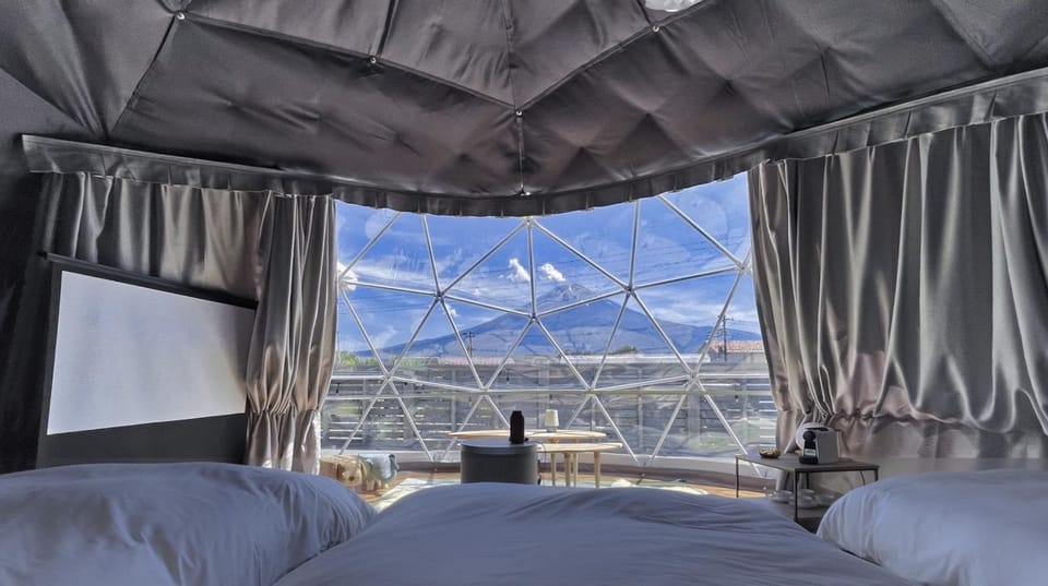 Bedroom, Mountain view