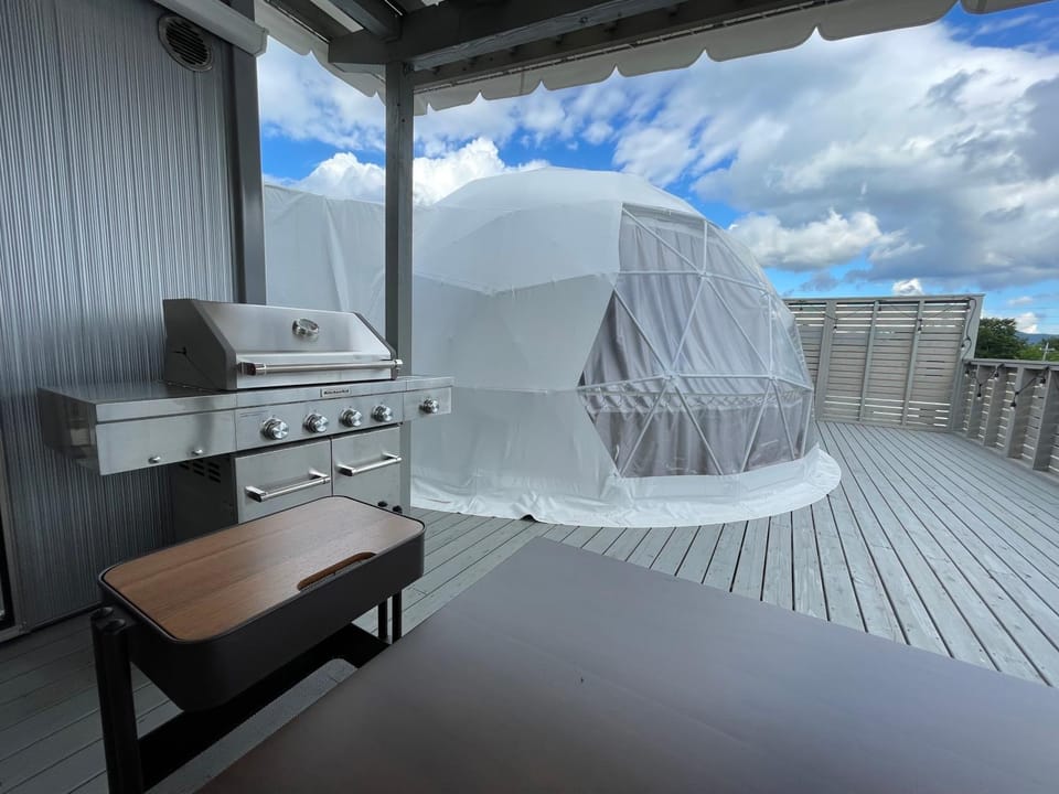 BBQ facilities, View (from property/room), Balcony/Terrace