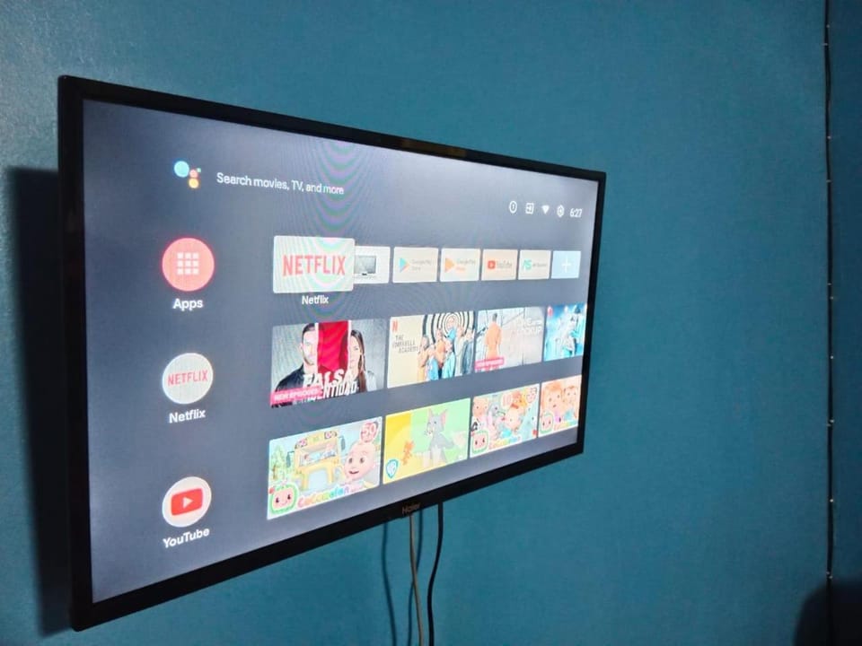 Communal lounge/ TV room