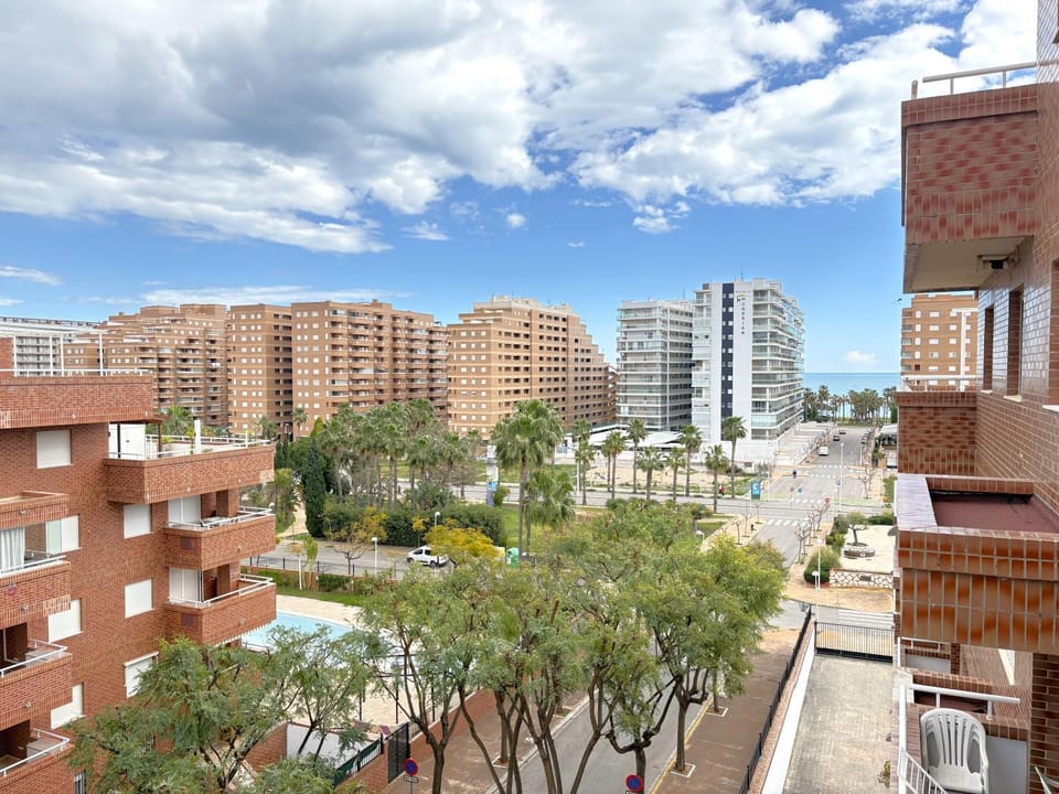 Balcony/Terrace, Street view