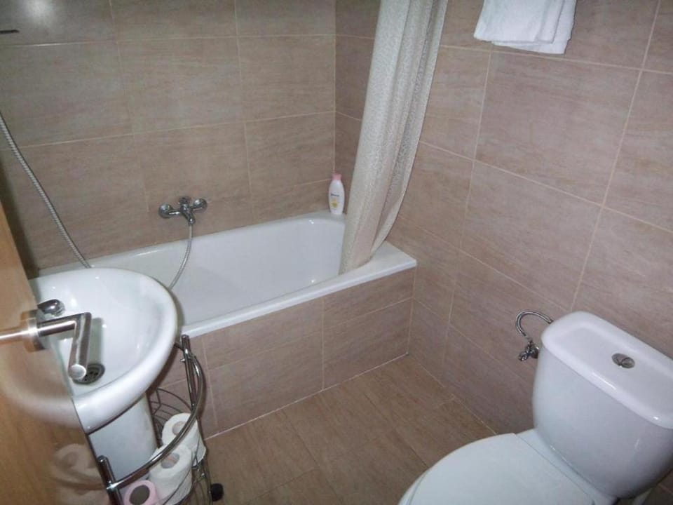 GOOD APARTMENTS gran via 3 bedrooms Apartment in Barcelona