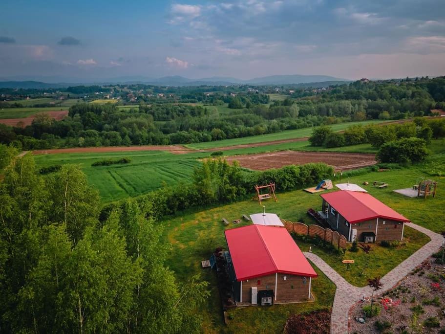 Property building, Day, Natural landscape, Bird's eye view, Mountain view