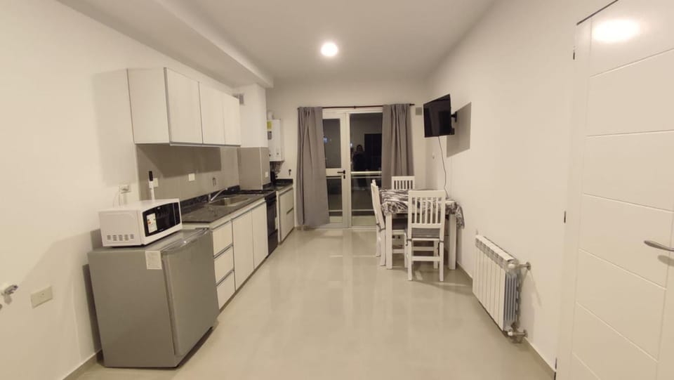 TV and multimedia, Kitchen or kitchenette, Dining area, minibar, pet friendly, kitchen