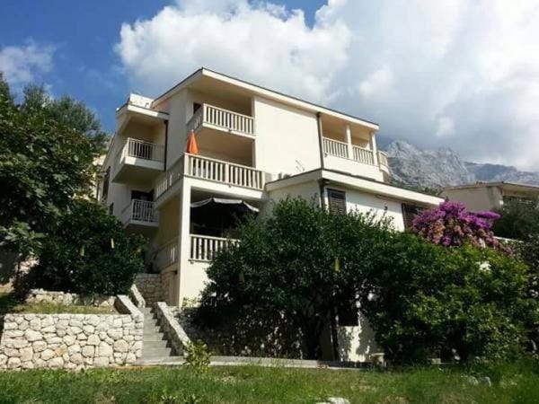 Apartmani Mira & Nikola Apartment in Brela