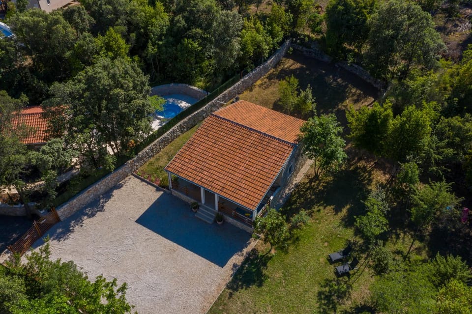 STONE HOUSE MAGALI Villa in Nerezine