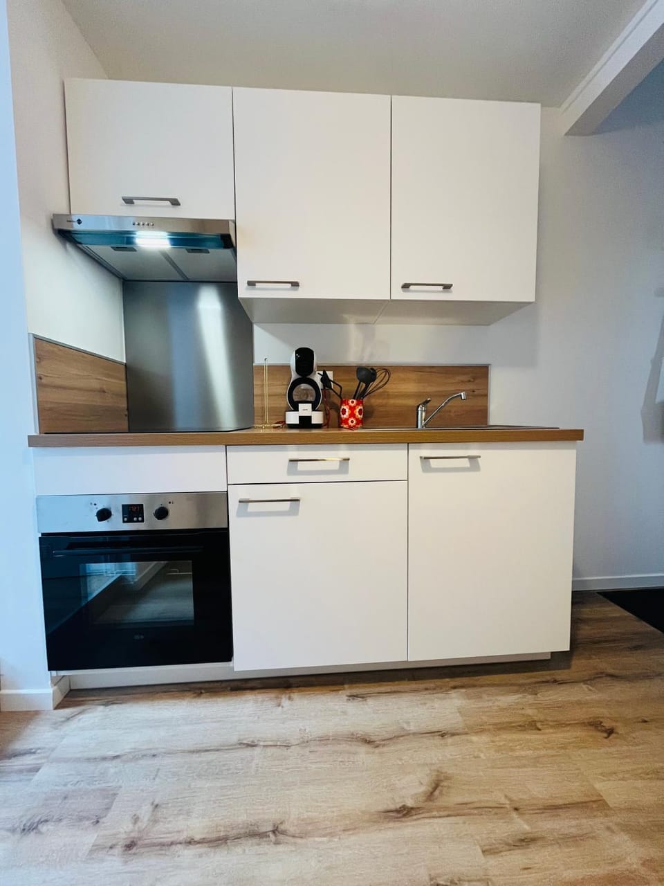 Kitchen or kitchenette, pet friendly, stove