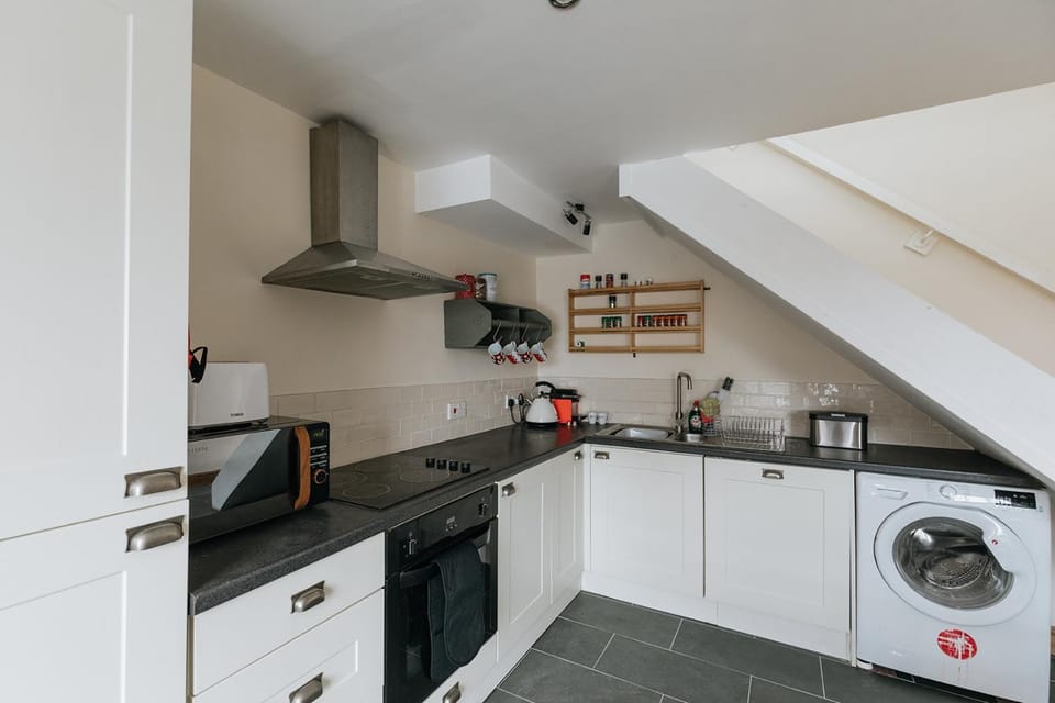 Kitchen or kitchenette, Communal kitchen