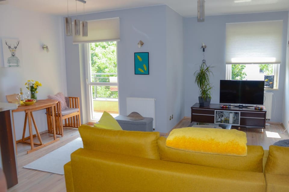 Communal lounge/ TV room, Living room, Seating area