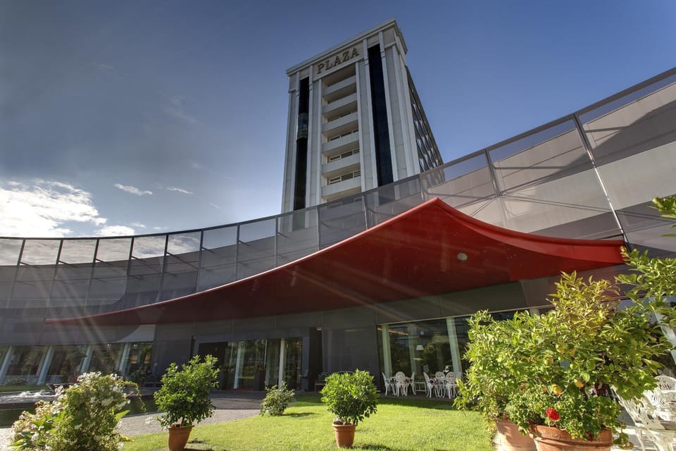 Facade/entrance, Facade/entrance
